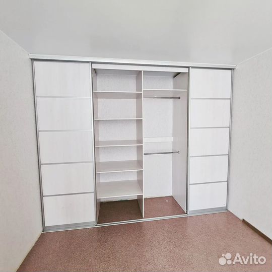 Современный шкаф купе