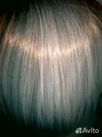 Парик русый С серебристыми прядями