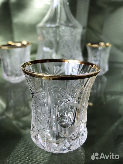 Хрустальные стопки (стаканы), графин