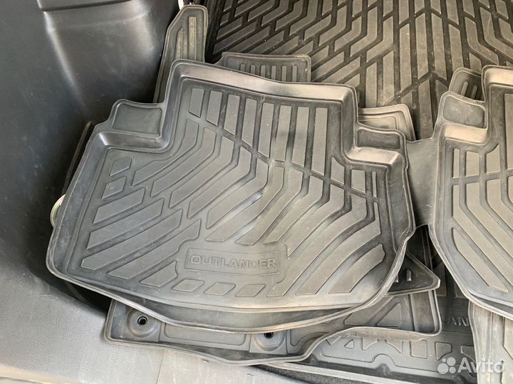 Комплект Ковриков в салон outlander 3