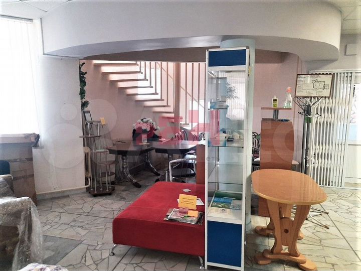 Помещение возле метро 490.8 м2