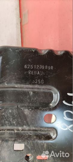 Панель рамки радиатора Renault Arkana