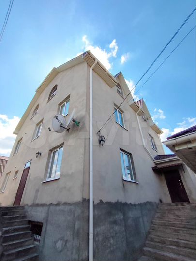 Коттедж 470 м² на участке 8 сот.