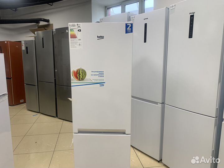 Холодильник новый