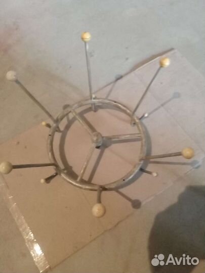 Вешалка для одежды винтажная