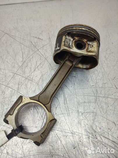 Поршня с шатуном Nissan X-Trail T31 MR20DE