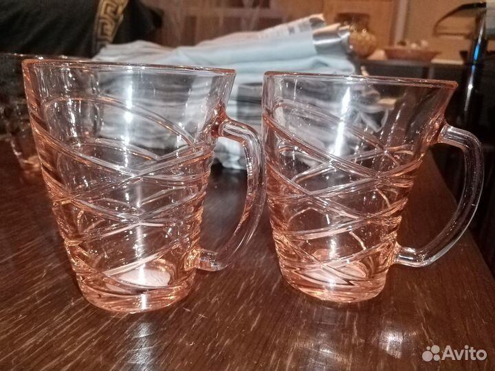 Кружки чайные, сахарница