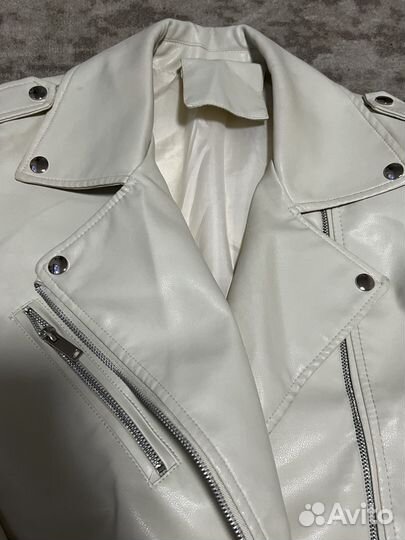 Светлая Куртка кожаная женская молочно-белая 44-46