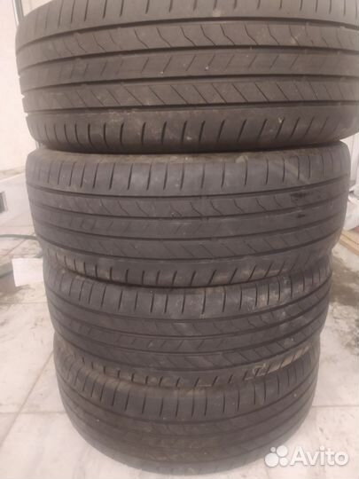 Bridgestone Alenza 001 225/65 R17