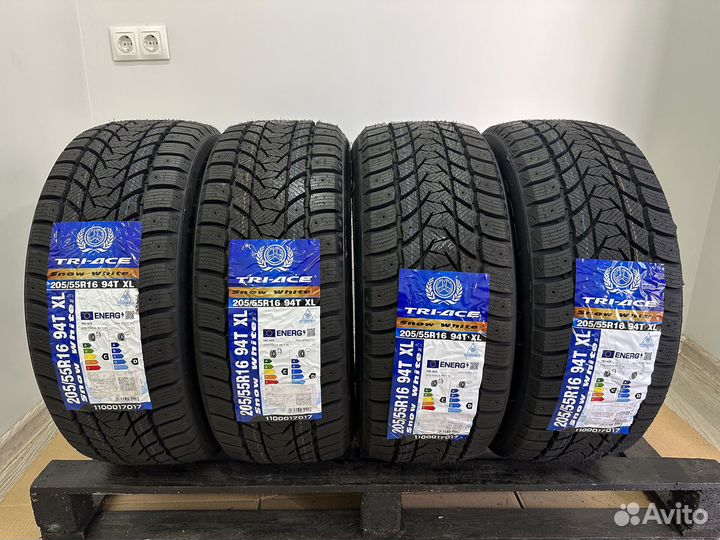 Tri Ace Snow White II 205/60 R16 94T