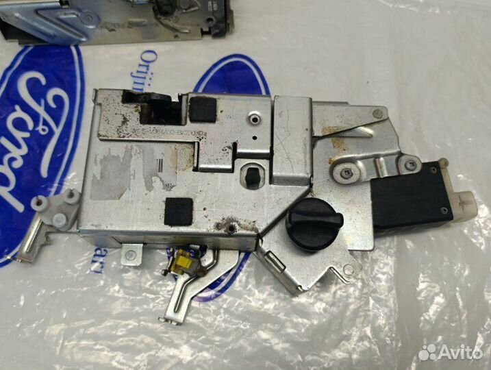 Замок двери сдвижной правой Ford Transit 2000-2013