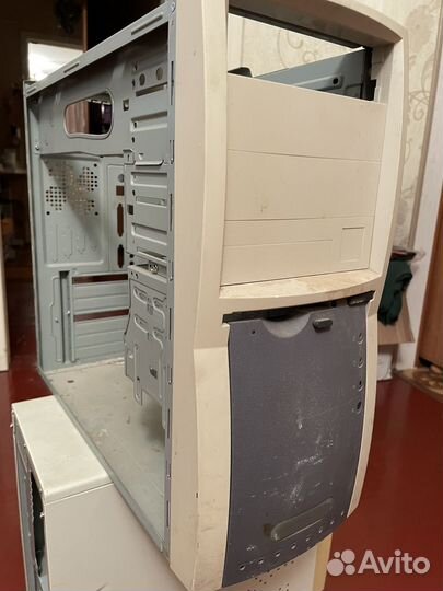 Два корпуса под системный блок