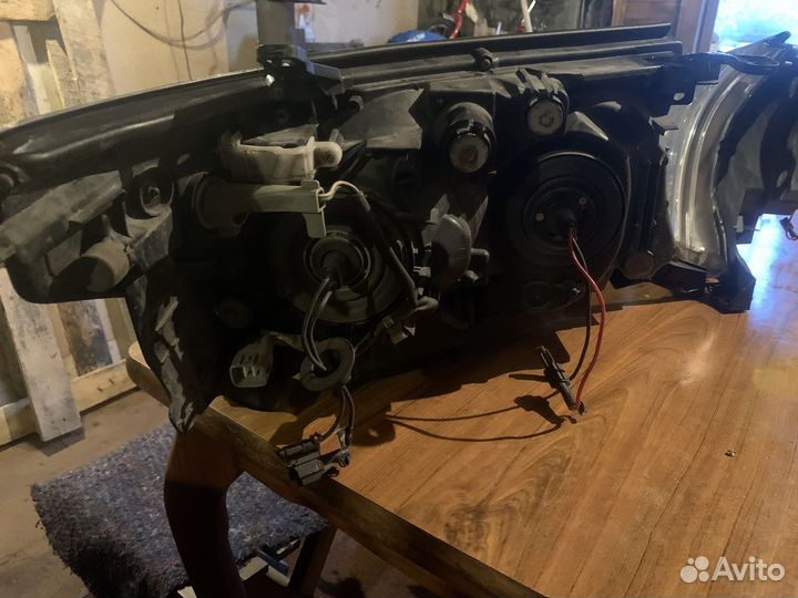 Фары на toyota land cruiser 200 2007-2011