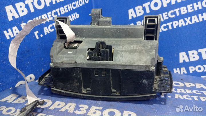 Ящик передней консоли Bmw E65 седан N62B44 2004