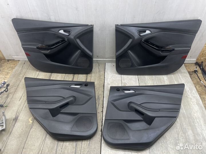 Дверные карты обшивки +подсветкой Ford Focus 3