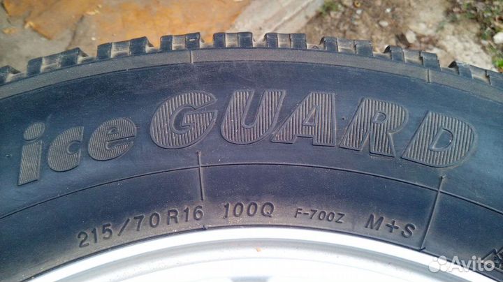 Yokohama Ice Guard Stud IG55 215/70 R16