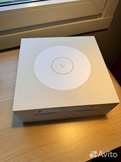 Потолочная точка доступа Ubiquiti UniFi 7 AP Pro