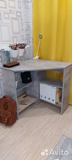 Стол письменный