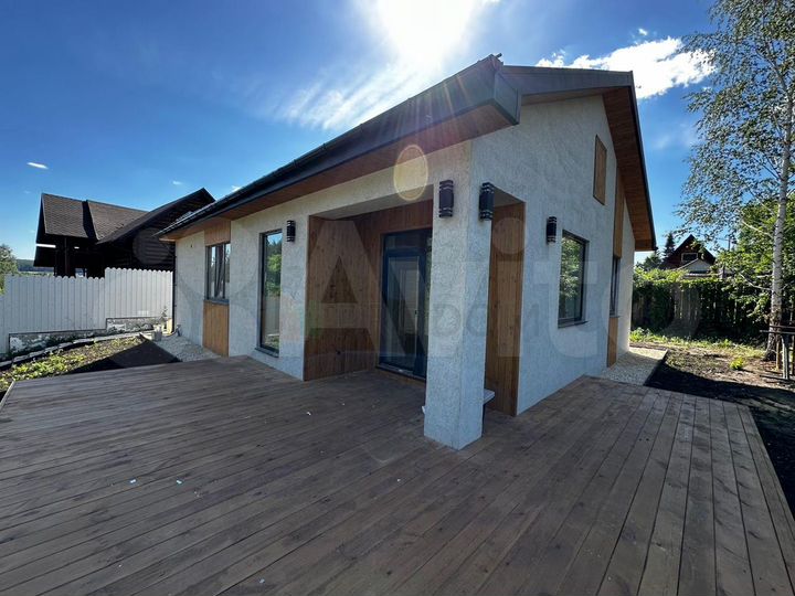 Коттедж 130 м² на участке 9,5 сот.