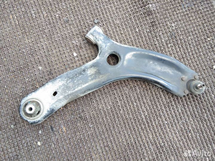 Рычаг передний правый Лада Веста