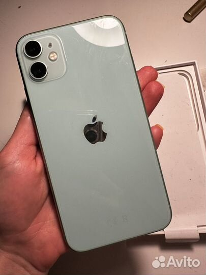 Телефон iPhone 11