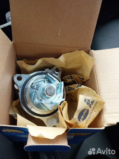 Помпа на hyundai solaris 2, мотор 1,4л