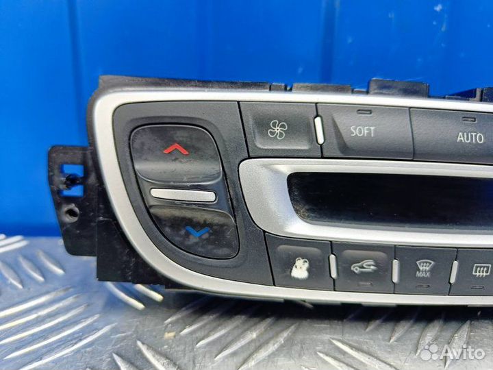 Блок управления печкой Renault Scenic 3 M4R 711