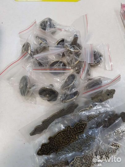 Ручки мебельные декоративные