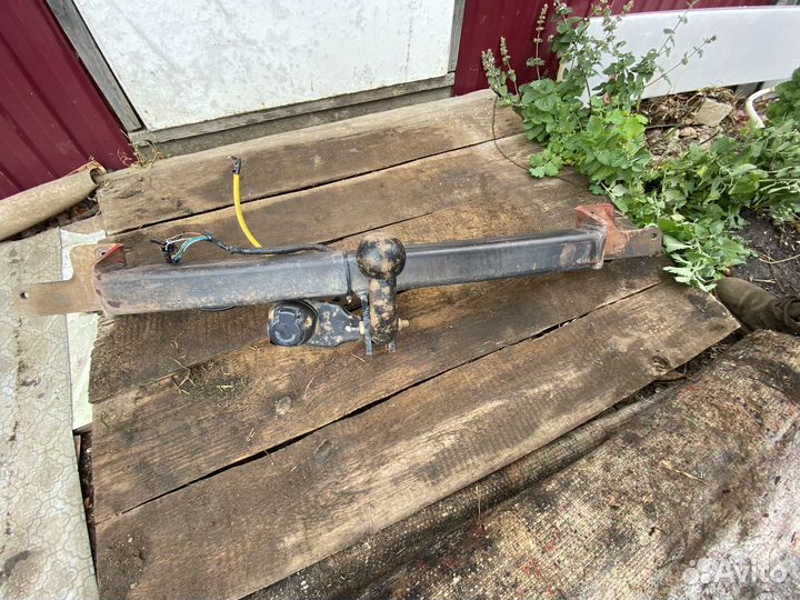 Фаркоп на toyota corolla e110