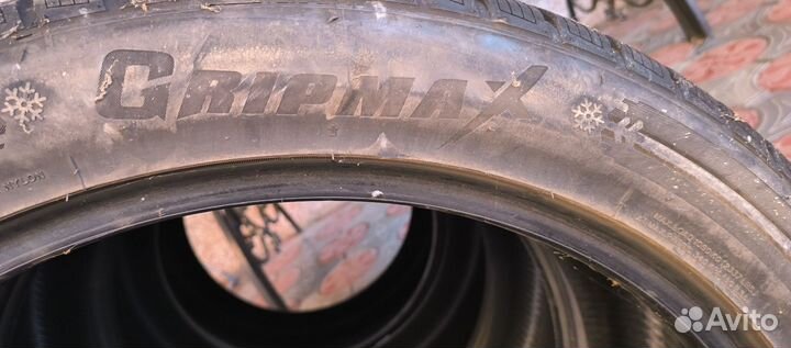 Gripmax SureGrip Pro Winter 285/40 R22 и 325/35 R22 114V