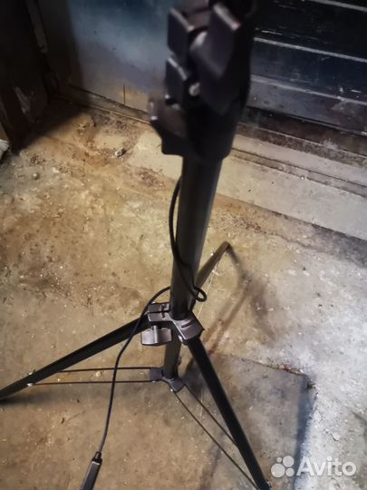 Кольцевая лампа 25 см с напольным штативом