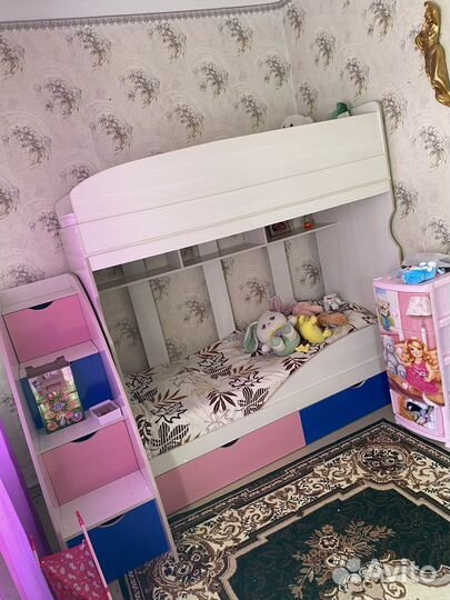 Кровать двухьярусная