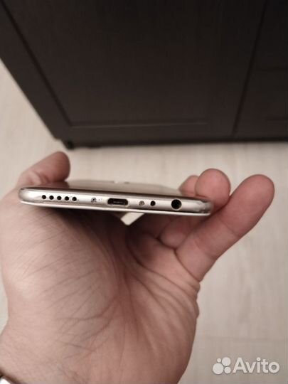 ASUS ZenFone 4 Selfie Pro ZD552KL, 3/64 ГБ