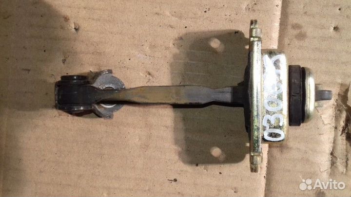 Ограничитель двери задней левой Chery Fora 2006