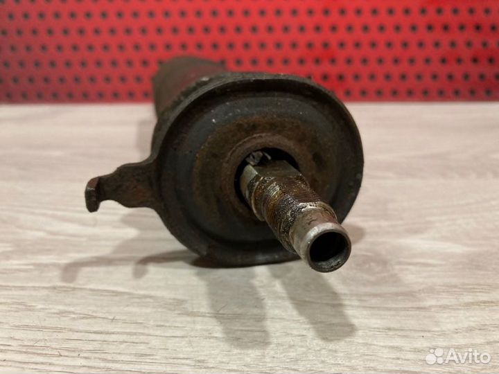 Амортизатор задний Toyota Land Cruiser 200 2015