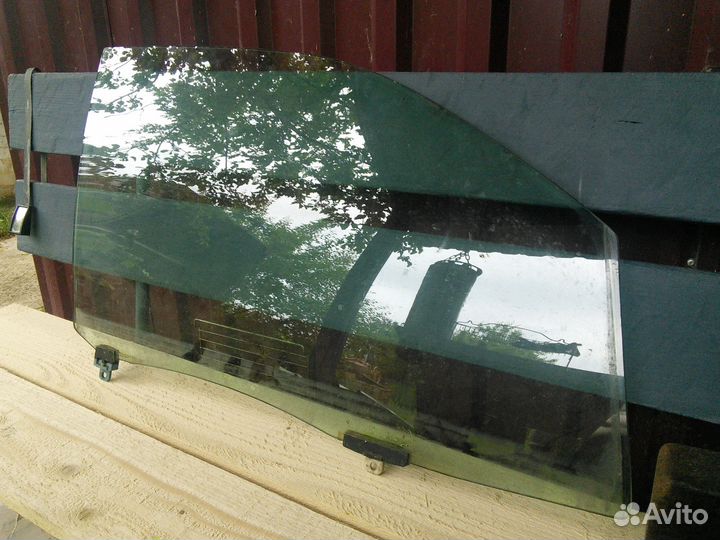 Стекло передние, левое MCU10 harrier RX300