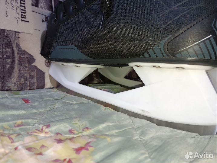 Коньки хоккейные