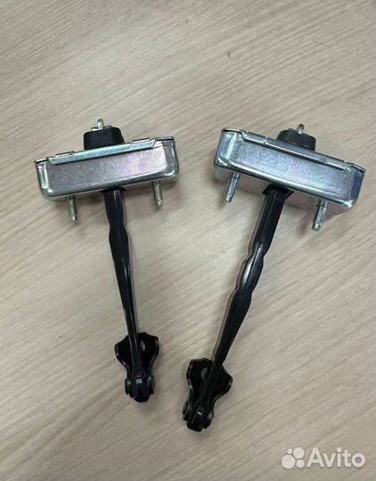 Ограничитель даери на тойота Камри 70