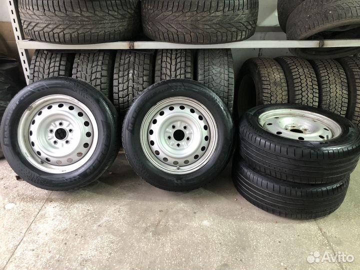 Kapsen Rassurer K737 215/60 R16