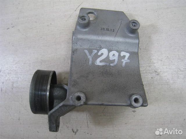 Кронштейн компрессора кондиционера Subaru Legacy