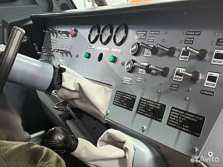 Гусеничный снегоболотоход амфибия