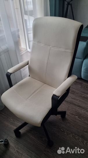 Компьютерное кресло Икеа