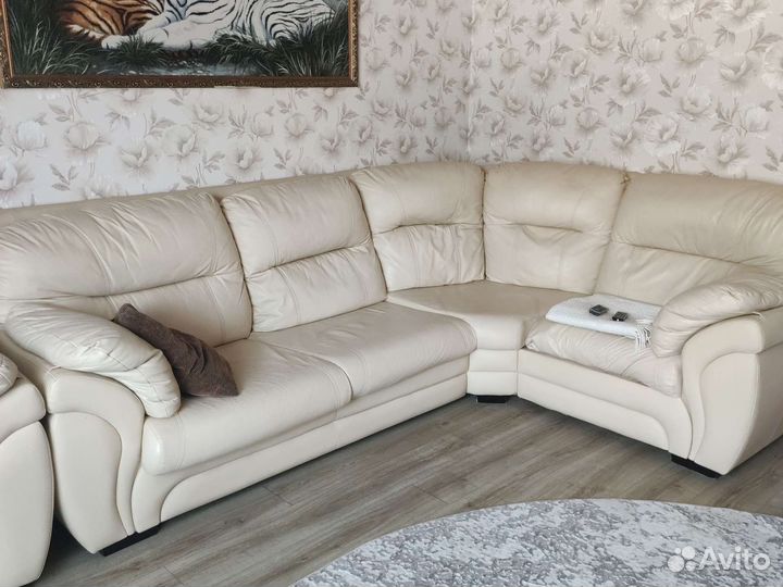 Диван кожаный угловой диван и кресло бу
