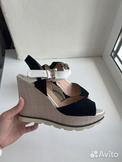 Босоножки женские