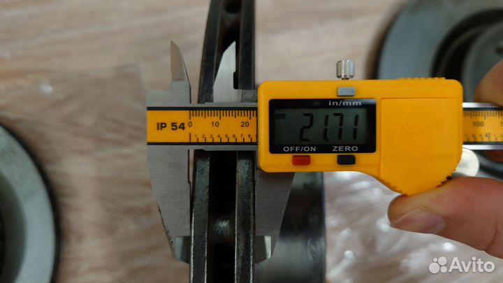 Задние тормозные диски KIA Stinger 3.3 Brembo