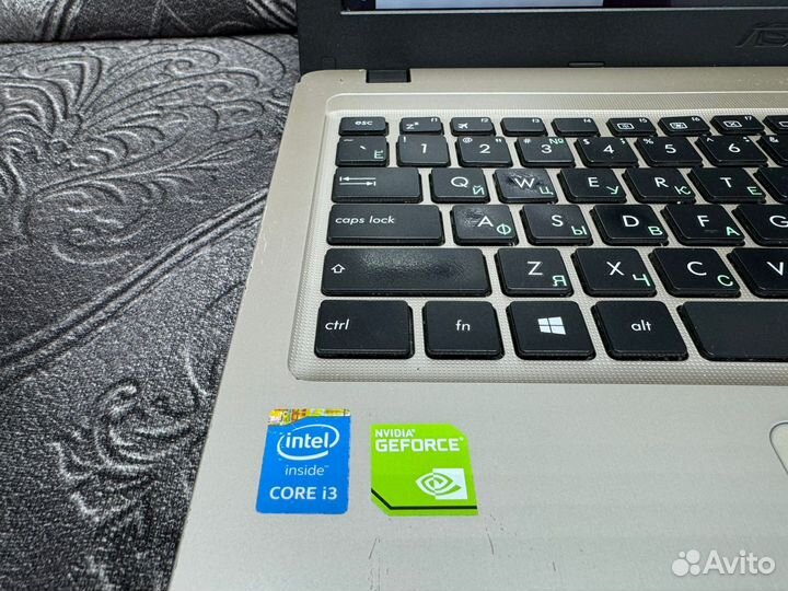 Ноутбук Asus K540 на Core i3 c GeForce 920m