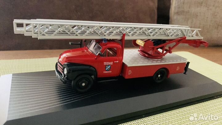 Пожарная машина модель Opel blitz 1952 1:43 IXO