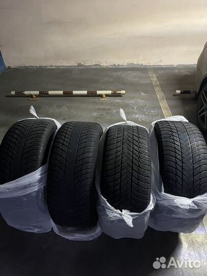 Bridgestone Blizzak LM-001 285/45 R21