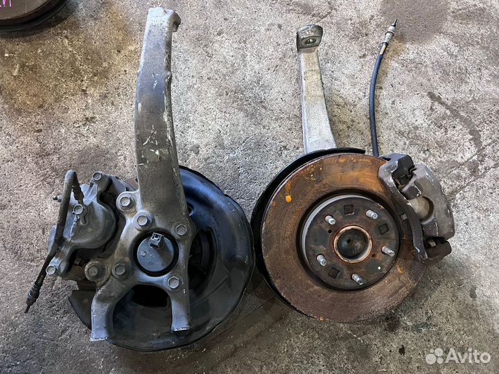 Кулак поворотный Цапфа левая правая Lexus GS3