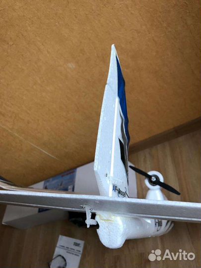 Радиоуправляемый планер Top RC SKY surfer 1400мм